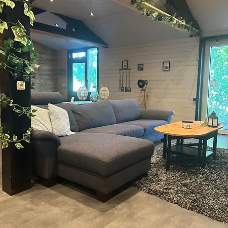 Onder De Hanebalken Apartamento